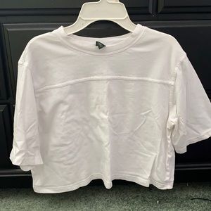 Cropped white tshirt